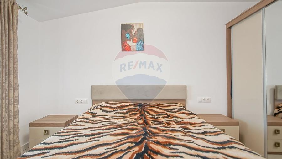 Apartament cu 3 camere decomandat, mobilat în Tractorul