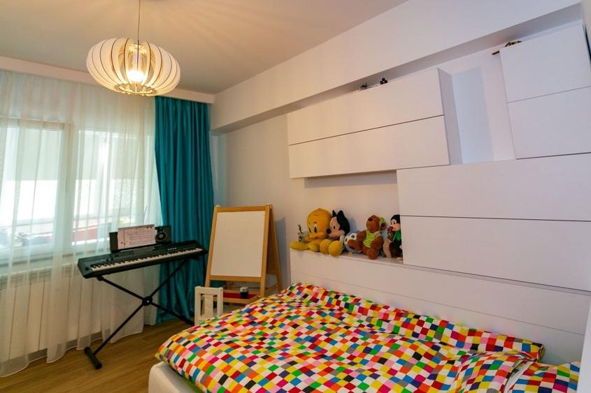 Apartament cu 3 camere decomandat, mobilat în Banu Manta
