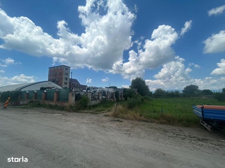 Spațiu comercial, în Hălchiu