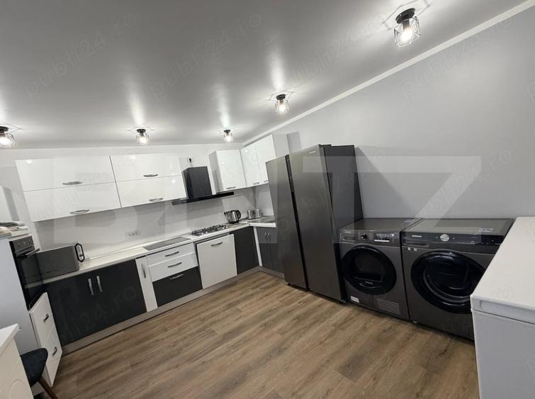 Casă individuală cu 6 camere cu Canalizare în Frasin