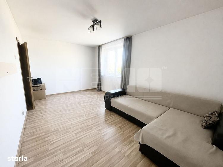 Apartament cu 3 camere decomandat în Vicovu de Sus