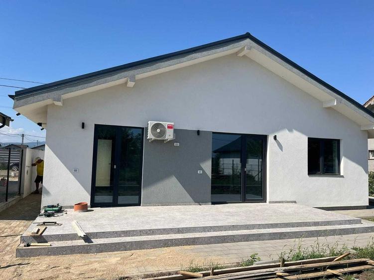 Casă cu 4 camere cu Teren 108 Mp în Central