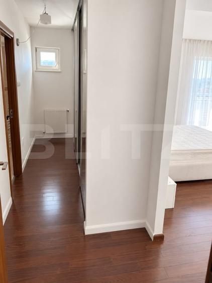 Apartament cu 4 camere semidecomandat, mobilat în Bună Ziua