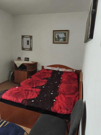 Apartament cu 3 camere decomandat în Todirești