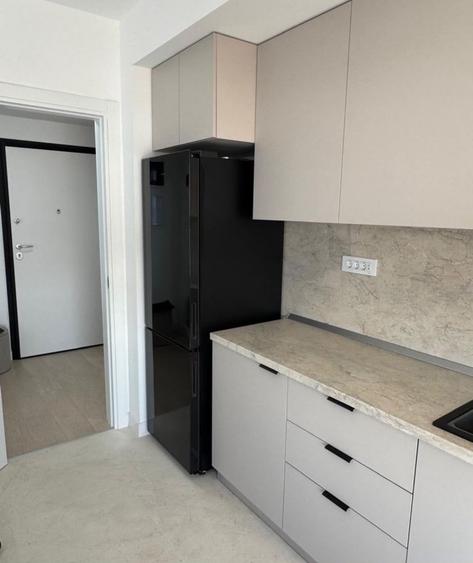Apartament cu 2 camere semidecomandat, mobilat în Jiului