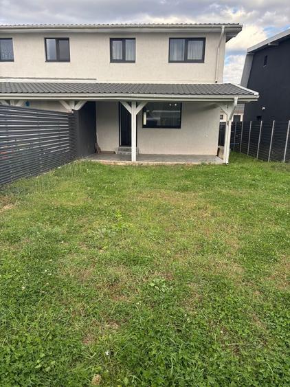 Casă cu 3 camere cu Teren 455 Mp în Tărlungeni
