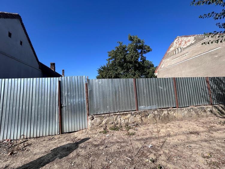 Casă individuală cu 2 camere cu Teren 1666 Mp în Ictar-Budinți