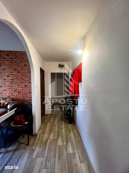 Apartament cu 3 camere semidecomandat în UMT