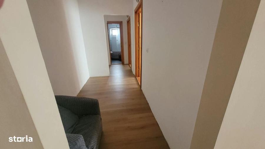 Apartament cu 3 camere în Micro 3