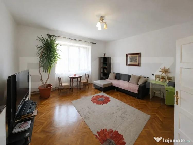 Casă cu 3 camere cu Teren 300 Mp în Central