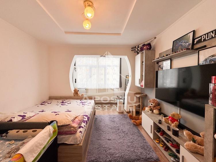 Apartament cu 2 camere decomandat, mobilat în Sud