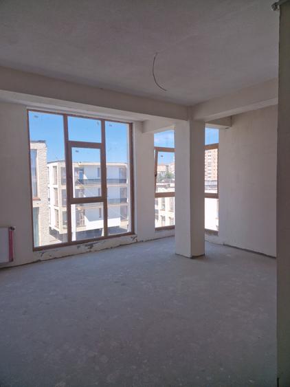 Apartament cu 2 camere decomandat în Est