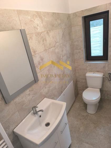 Casă individuală cu 3 camere cu Canalizare în Sânmihaiu Român