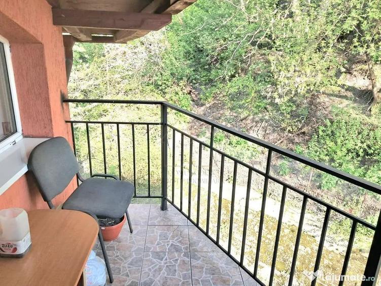 Apartament cu 3 camere decomandat în Plopilor
