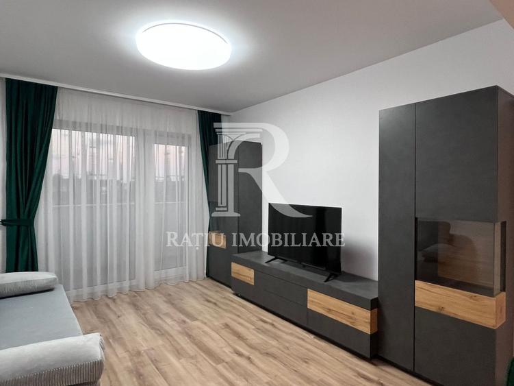 Apartament cu 2 camere semidecomandat, mobilat în Nufărul