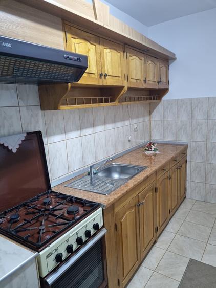 Apartament cu 3 camere decomandat în Cetate