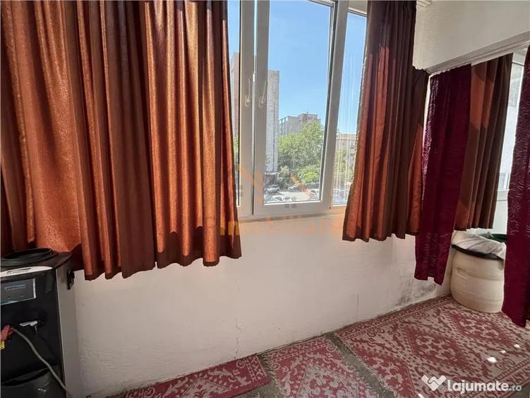 Apartament cu 3 camere decomandat în Dacia
