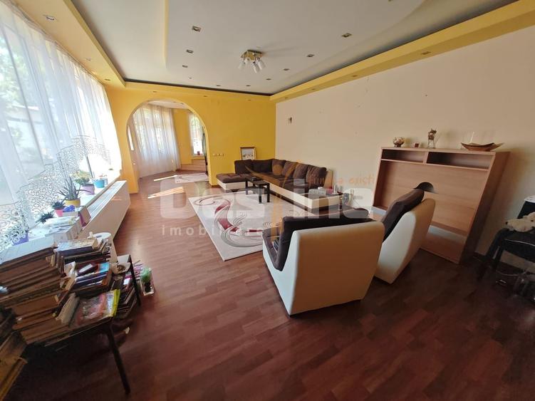 Casă individuală cu 7 camere cu Canalizare în Bereasca