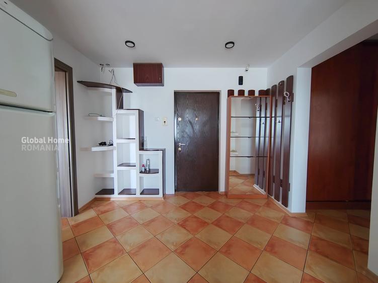 Apartament cu 3 camere semidecomandat, mobilat în Tineretului