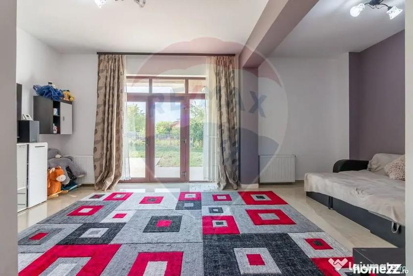 Casă cu 6 camere cu Teren 480 Mp în Tărtășești