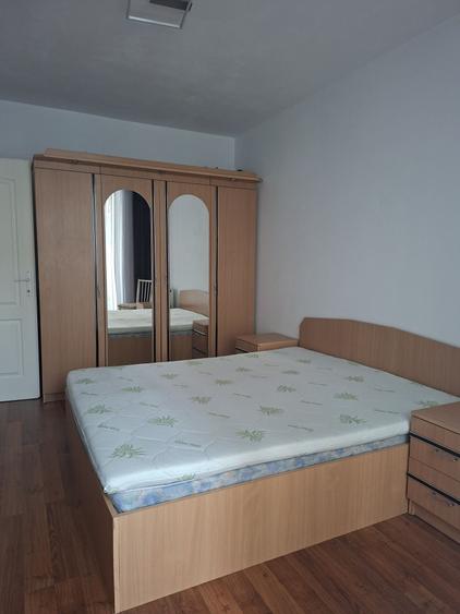 Apartament cu 2 camere semidecomandat în Florești