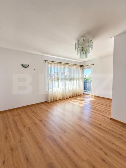 Apartament cu 3 camere decomandat, mobilat în Zorilor