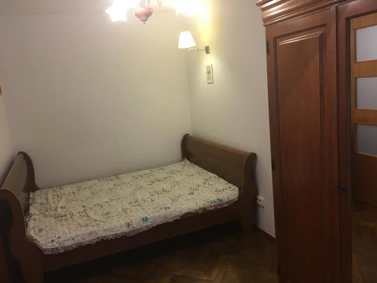 Apartament cu 4 camere semidecomandat, mobilat în Titan