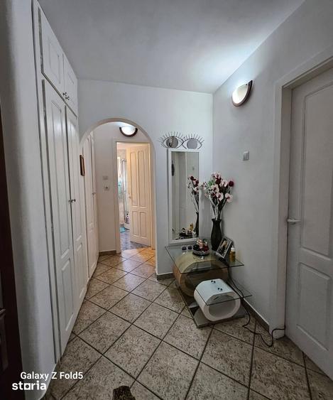 Apartament cu 2 camere decomandat în Decebal