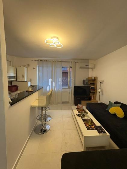 Apartament cu 2 camere semidecomandat, mobilat în Apărătorii Patriei