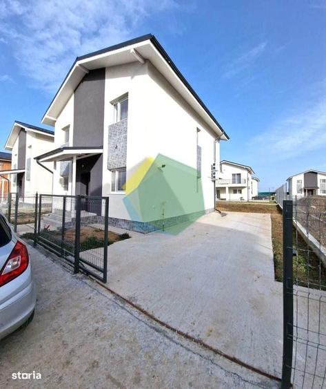 Casă cu 4 camere în Corbeanca