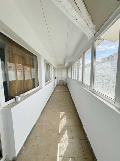 Apartament cu 3 camere semidecomandat în Kiseleff