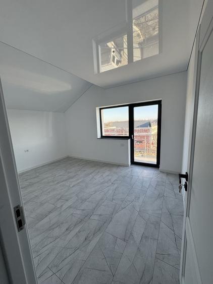Apartament cu 4 camere în Bascov