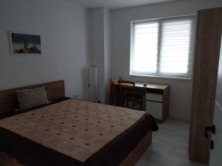 Apartament cu 3 camere decomandat în Florești
