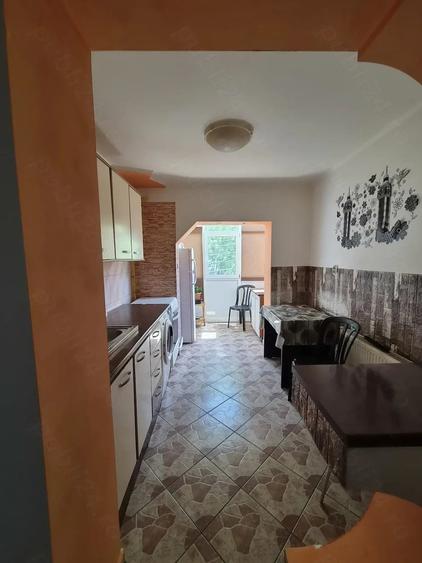 Apartament cu 2 camere decomandat în Găești