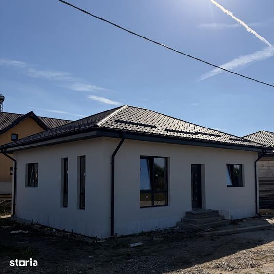 Casă cu 3 camere cu Teren 300 Mp în Central