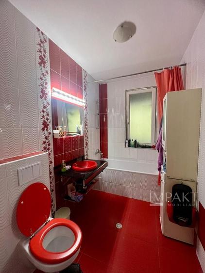 Apartament cu 3 camere semidecomandat, mobilat în Gheorgheni
