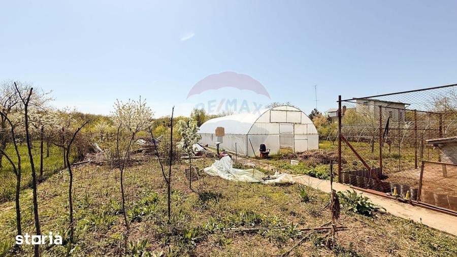 Casă cu 7 camere cu Teren 1592 Mp în Periș