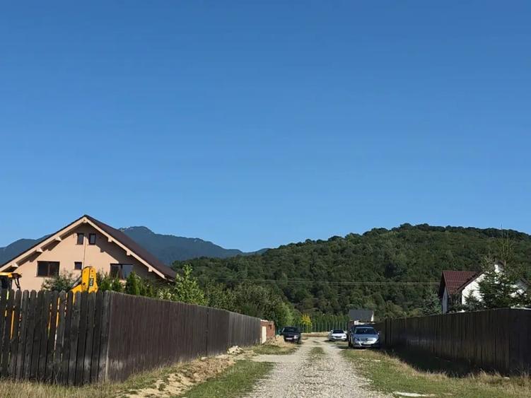 Teren de 1000 mp, în Glăjărie