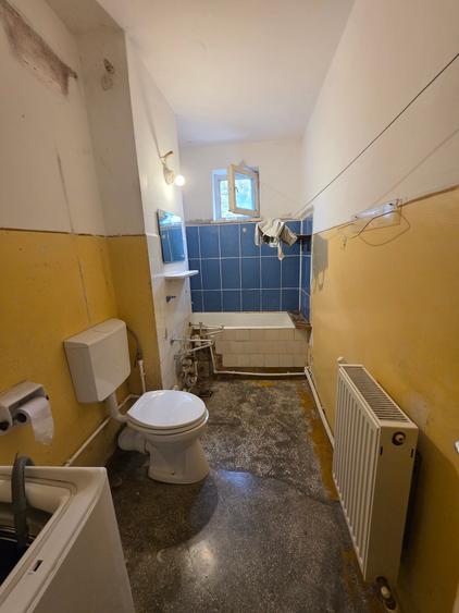 Apartament cu 4 camere semidecomandat în Hipodrom