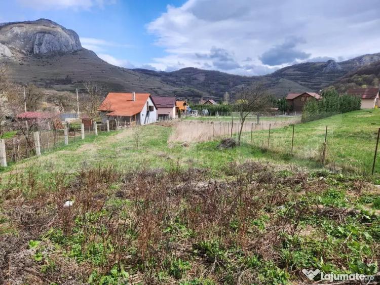 Casă cu 2 camere cu Teren 1150 Mp în Aiudul de Sus