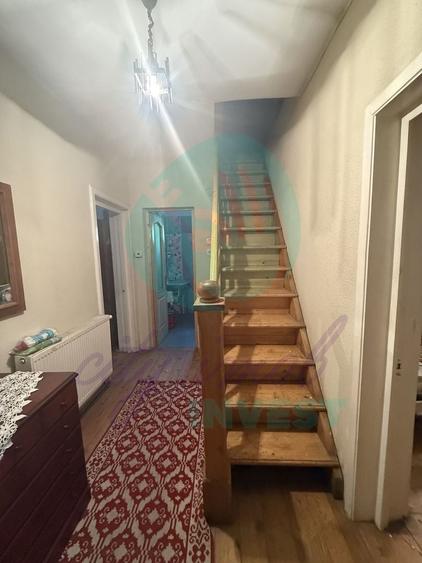 Casă individuală cu 5 camere cu Canalizare în Moara Domnească
