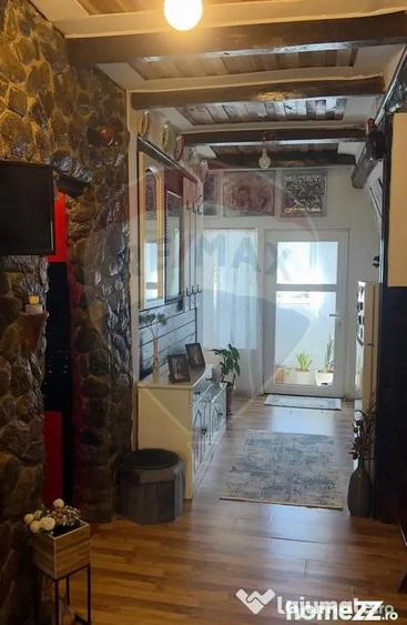 Casă cu 4 camere cu Teren 959 Mp în Lăzăreni