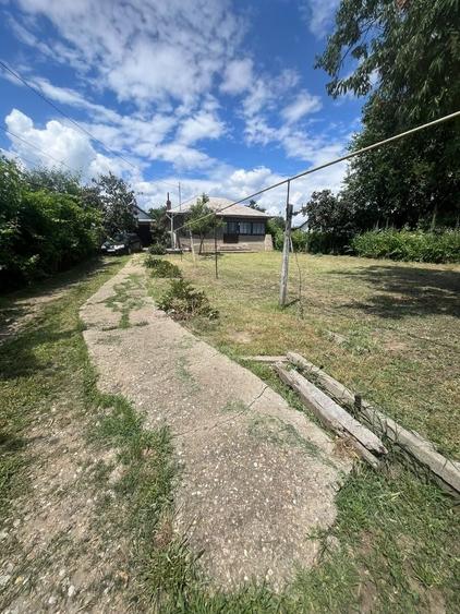 Casă cu 3 camere în Valea Călugărească