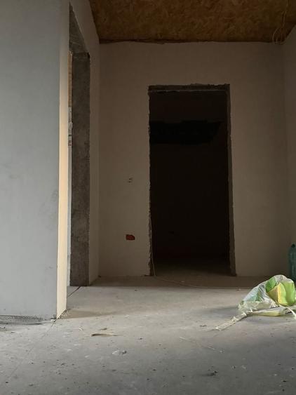 Casă cu 4 camere în Costi