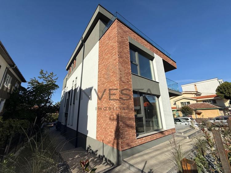 Spațiu comercial, de 296 mp, în Între Lacuri