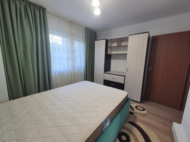 Apartament cu 3 camere decomandat în Mărgeanului