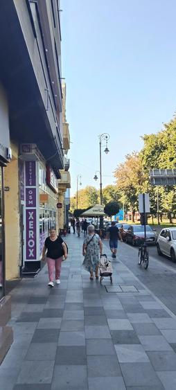 Garsonieră decomandată în Central