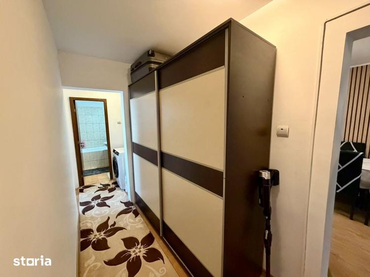 Apartament cu 2 camere decomandat în Craiovița Nouă