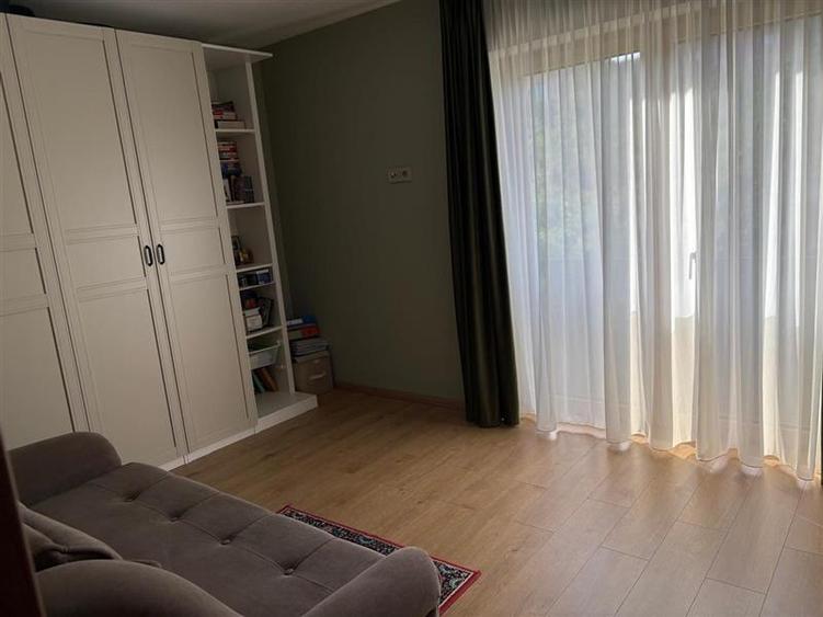 Duplex cu 4 camere cu Canalizare în Iris