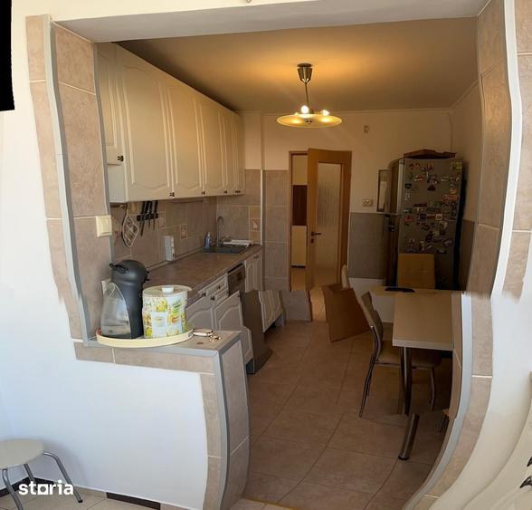 Apartament cu 4 camere în Apărătorii Patriei